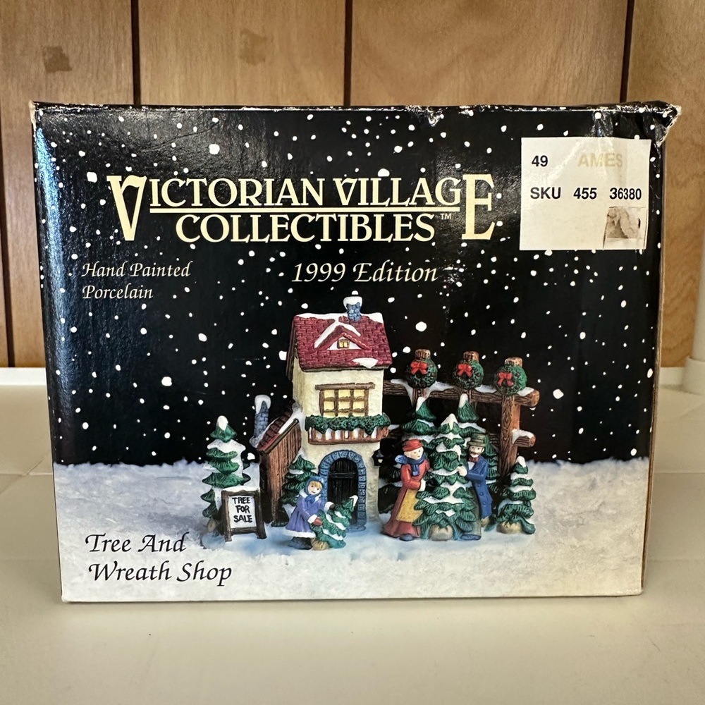 Victorian Village collectibles hand painted porcelain Tree & Wreath shop